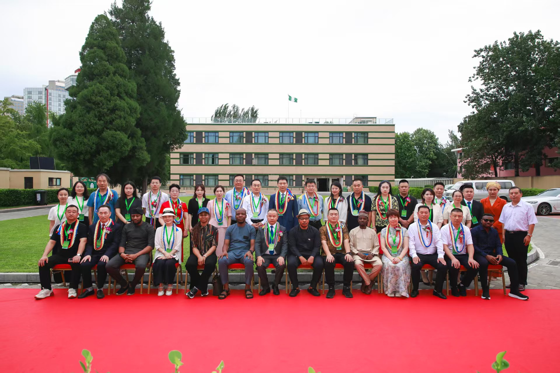 【振徽快讯】“中资企业家与驻华外交官面对面交流座谈会”在京举行，陈志祥律师应邀出席并致辞